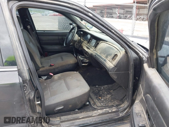 2010 Ford Police Interceptor с VIN 2FABP7BV9AX142085, выставлен на аукционе IAAI как лот 41691070 с пробегом Не указан миль и . История ставок и продаж доступна на DreamBid. Изображение 5.