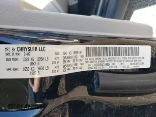 2008 Jeep Commander Overland with VIN 1J8HG682X8C140924, listed as a IAAI auction lot 42034619 with 237,939 mi miles. Bid and sale history available at carsss.com. Image 9.
