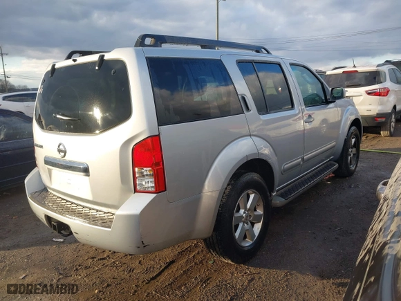 2011 Nissan Pathfinder SV with VIN 5N1AR1NN0BC625399, listed as a IAAI auction lot 41404121 with 201,697 mi miles. Bid and sale history available at carsss.com. Image 4.