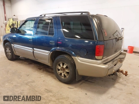 2000 GMC Jimmy Diamond Edition Luxury with VIN 1GKDT13W7Y2398987, listed as a IAAI auction lot 42035344 with 189,594 mi miles. Bid and sale history available at carsss.com. Image 3.
