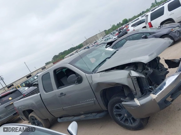 2008 Chevrolet Silverado 1500 Work Truck with VIN 1GCEC19CX8Z330185, listed as a IAAI auction lot 41891379 with 189,991 mi miles. Bid and sale history available at carsss.com. Image 13.
