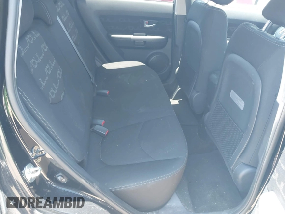 2013 Kia Soul + z VIN KNDJT2A66D7588199, wystawiony jako IAAI lot #42317070 z przebiegiem 100 994 mil mil oraz . Historia ofert i sprzedaży dostępna na DreamBid. Obrazek 8.
