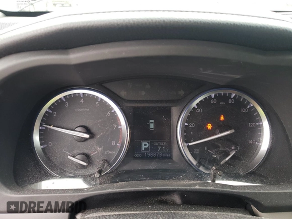 2015 Toyota Highlander LE Plus z VIN 5TDZKRFH0FS064791, wystawiony jako Copart lot #56508305 z przebiegiem 198 873 mil mil oraz Szkoda całkowita • Salvage title. Historia ofert i sprzedaży dostępna na DreamBid. Obrazek 9.