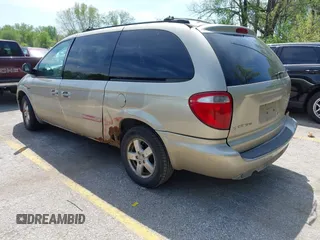 2005 Dodge Caravan SXT with VIN 2D4GP44L35R354679, listed as a IAAI auction lot 42086549 with 225,428 mi miles. Bid and sale history available at carsss.com. Image 3.