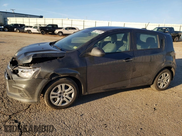 2020 Chevrolet Sonic LT z VIN 1G1JG6SB0L4117942, wystawiony jako Copart lot #45211285 z przebiegiem 88 597 mil mil oraz Szkoda całkowita • Salvage title. Historia ofert i sprzedaży dostępna na DreamBid. Obrazek 1.