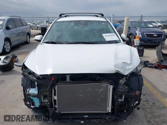 2022 Hyundai Kona SEL with VIN KM8K62AB8NU758652, listed as a IAAI auction lot 41692410 with 10,732 mi miles. Bid and sale history available at carsss.com. Image 13.