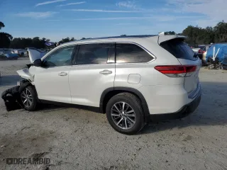 2019 Toyota Highlander SE with VIN 5TDJZRFH4KS587170, listed as a Copart auction lot 44037905 with 0 mi miles and Non Repairable. Bid and sale history available at carsss.com. Image 2.