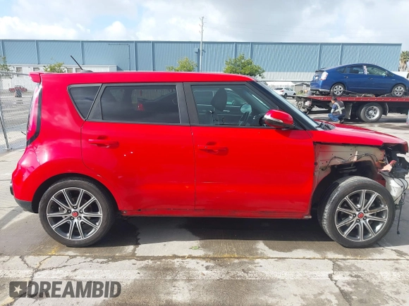 2018 Kia Soul ! with VIN KNDJX3AA8J7537510, listed as a IAAI auction lot 41773156 with 144,882 mi miles. Bid and sale history available at carsss.com. Image 14.