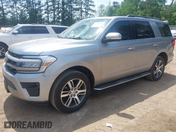 2022 Ford Expedition XLT z VIN 1FMJU1HTXNEA49452, wystawiony jako IAAI lot #41981687 z przebiegiem 42 396 mil mil oraz . Historia ofert i sprzedaży dostępna na DreamBid. Obrazek 17.