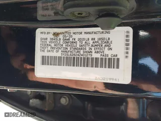 2004 Pontiac Vibe with VIN 5Y2SL62824Z401279, listed as a IAAI auction lot 42111585 with 184,200 mi miles. Bid and sale history available at carsss.com. Image 9.