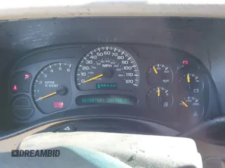 2003 Chevrolet Tahoe LS with VIN 1GNEK13Z03J294201, listed as a IAAI auction lot 41656836 with 302,922 mi miles. Bid and sale history available at carsss.com. Image 7.