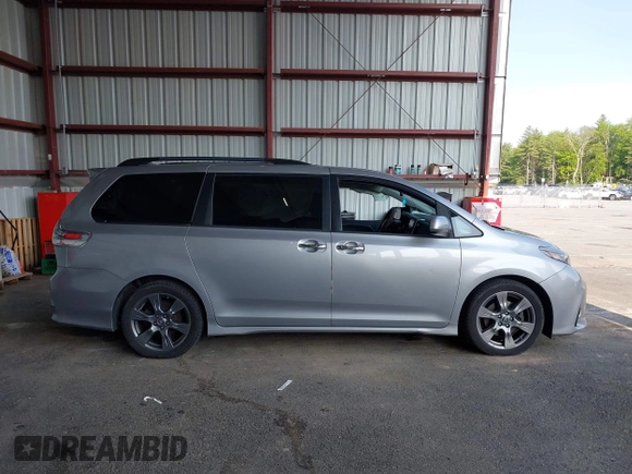 2018 Toyota Sienna SE with VIN 5TDXZ3DC0JS950481, listed as a IAAI auction lot 42404211 with 87,697 mi miles and . Bid and sale history available at DreamBid. Image 13.