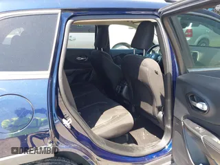 2016 Jeep Cherokee Latitude with VIN 1C4PJMCB5GW199103, listed as a IAAI auction lot 41929758 with 82,379 mi miles. Bid and sale history available at carsss.com. Image 8.