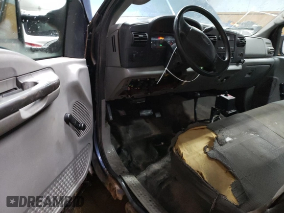 2005 Ford F-250 XL with VIN 1FTNF21565EA30933, listed as a Copart auction lot 86381274 with 140,709 mi miles and Clean Title. Bid and sale history available at DreamBid. Image 8.