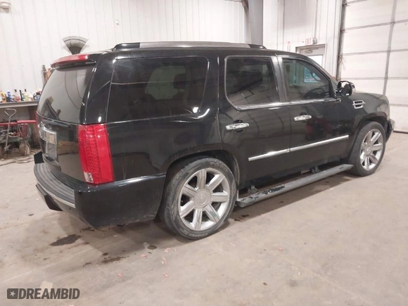2010 Cadillac Escalade Premium with VIN 1GYUKCEF4AR201742, listed as a IAAI auction lot 41378437 with 137,622 mi miles. Bid and sale history available at carsss.com. Image 4.