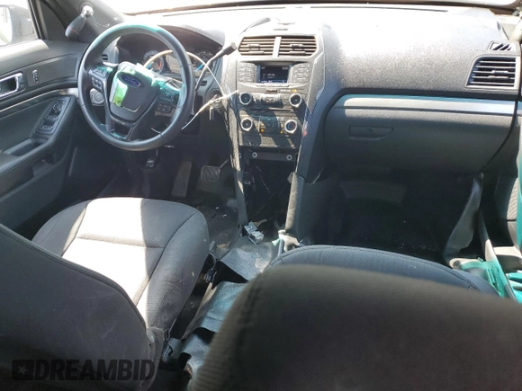 2017 Ford Police Interceptor Utility z VIN 1FM5K8AR8HGB54305, wystawiony jako Copart lot #54392105 z przebiegiem 172 978 mil mil oraz Szkoda całkowita • Salvage title. Historia ofert i sprzedaży dostępna na DreamBid. Obrazek 8.