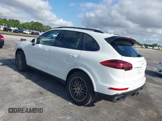 2018 Porsche Cayenne z VIN WP1AA2A27JKA02278, wystawiony jako IAAI lot #42161741 z przebiegiem 62 217 mil mil oraz . Historia ofert i sprzedaży dostępna na DreamBid. Obrazek 3.