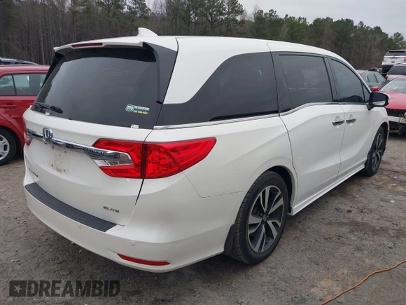2018 Honda Odyssey Elite with VIN 5FNRL6H90JB064823, listed as a IAAI auction lot 41510216 with 48,223 mi miles. Bid and sale history available at carsss.com. Image 4.