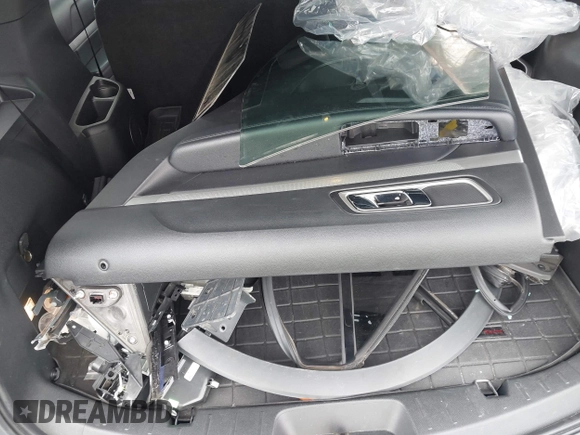 2017 Ford Explorer XLT with VIN 1FM5K8D83HGB04575, listed as a IAAI auction lot 42523277 with 94,272 mi miles and . Bid and sale history available at DreamBid. Image 12.