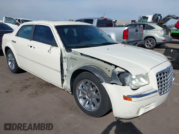 2006 Chrysler 300 C with VIN 2C3KA63H06H534666, listed as a IAAI auction lot 41892603 with 116,431 mi miles. Bid and sale history available at carsss.com. Image 6.