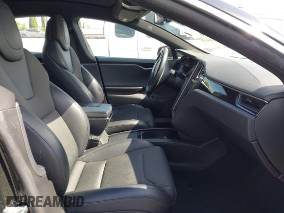 2018 Tesla Model S 75D z VIN 5YJSA1E25JF292480, wystawiony jako IAAI lot #42244185 z przebiegiem 42 199 mil mil oraz . Historia ofert i sprzedaży dostępna na DreamBid. Obrazek 5.