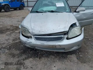 2000 Honda Civic VP z VIN 2HGEJ6613YH575630, wystawiony jako IAAI lot #41525214 z przebiegiem 251 481 mil mil oraz . Historia ofert i sprzedaży dostępna na DreamBid. Obrazek 6.