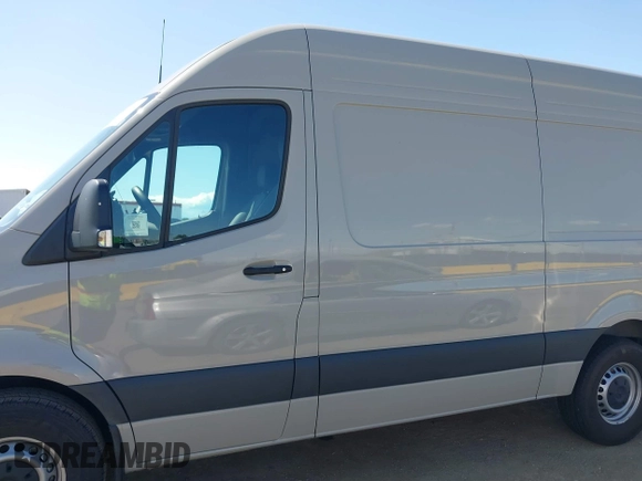 2025 Mercedes-Benz Sprinter Cargo with VIN W1Y4KBHY9ST205086, listed as a IAAI auction lot 41922358 with 5,590 mi miles and . Bid and sale history available at carsss.com. Image 14.