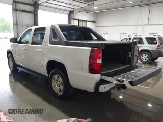 2009 Chevrolet Avalanche 2LT z VIN 3GNFK22089G289836, wystawiony jako IAAI lot #42208040 z przebiegiem 225 497 mil mil oraz . Historia ofert i sprzedaży dostępna na DreamBid. Obrazek 3.