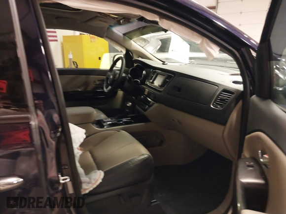 2020 Kia Sedona EX with VIN KNDMC5C18L6615178, listed as a IAAI auction lot 41618042 with 42,283 mi miles. Bid and sale history available at carsss.com. Image 5.