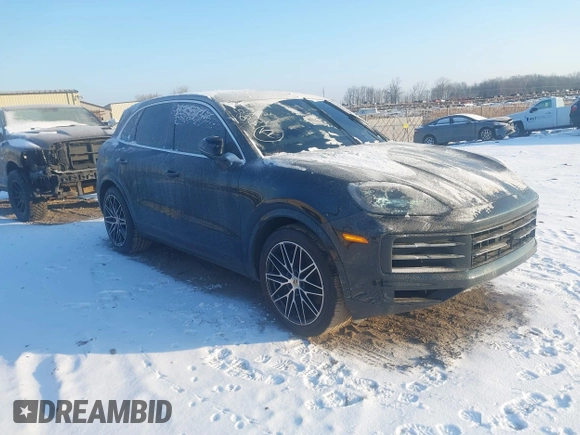 2024 Porsche Cayenne z VIN WP1AA2AY3RDA03125, wystawiony jako IAAI lot #41541684 z przebiegiem 32 813 mil mil oraz . Historia ofert i sprzedaży dostępna na DreamBid. Obrazek 1.
