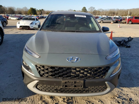 2022 Hyundai Kona SE with VIN KM8K22AB3NU763883, listed as a Copart auction lot 43555415 with 7,506 mi miles and Salvage Title. Bid and sale history available at carsss.com. Image 5.