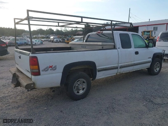 1999 Chevrolet Silverado 2500 LS with VIN 1GCGK29U3XE184518, listed as a IAAI auction lot 40603528 with NaN miles. Bid and sale history available at carsss.com. Image 4.