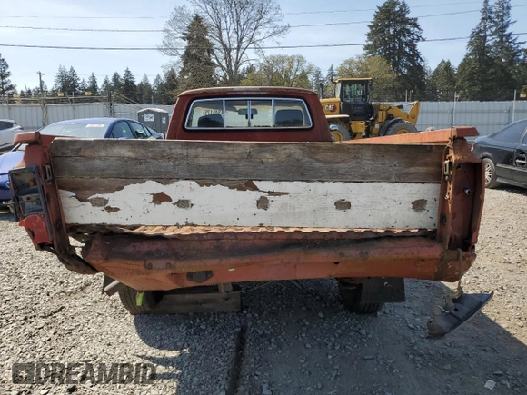 1983 Toyota Pickup z VIN JT4RN44S1D1111992, wystawiony jako Copart lot #54346175 z przebiegiem 236 099 mil mil oraz Czysty tytuł • Clean title. Historia ofert i sprzedaży dostępna na DreamBid. Obrazek 6.