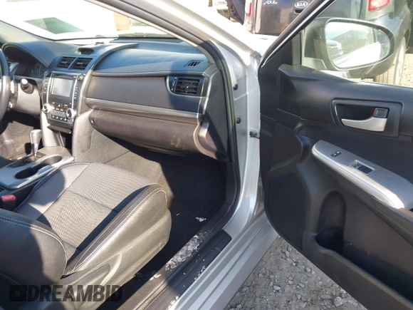 2012 Toyota Camry SE with VIN 4T1BK1FK8CU018613, listed as a IAAI auction lot 41016706 with 132,794 mi miles. Bid and sale history available at carsss.com. Image 5.