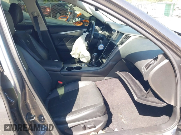 2014 Infiniti Q50 Premium z VIN JN1BV7AR0EM700278, wystawiony jako IAAI lot #42043943 z przebiegiem 107 369 mil mil oraz . Historia ofert i sprzedaży dostępna na DreamBid. Obrazek 5.
