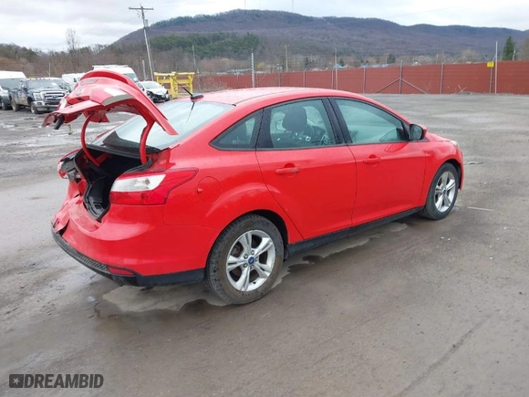 2012 Ford Focus SE with VIN 1FAHP3F22CL297614, listed as a IAAI auction lot 41800486 with 186,642 mi miles. Bid and sale history available at carsss.com. Image 4.