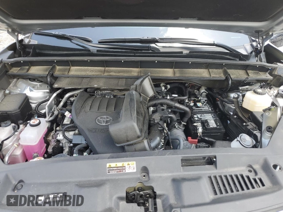 2024 Toyota Highlander LE with VIN 5TDKDRAH5RS050859, listed as a Copart auction lot 61609205 with 15,284 mi miles and Salvage title. Bid and sale history available at DreamBid. Image 12.