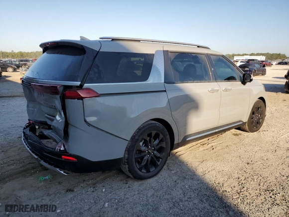 2024 Kia Carnival SX Prestige with VIN KNDNE5H3XR6424136, listed as a Copart auction lot 77401304 with 4,508 mi miles and Salvage Title. Bid and sale history available at carsss.com. Image 3.