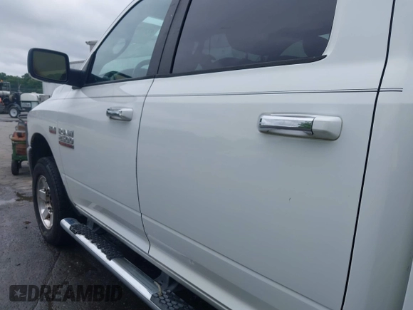 2013 Ram 2500 SLT z VIN 3C6TR5DT7DG524758, wystawiony jako IAAI lot #42333873 z przebiegiem Nie podano mil oraz . Historia ofert i sprzedaży dostępna na DreamBid. Obrazek 15.