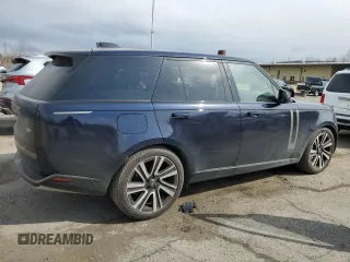 2023 Land Rover Range Rover SE z VIN SALKP9E72PA033643, wystawiony jako Copart lot #49988445 z przebiegiem 35 264 mil mil oraz Szkoda całkowita • Salvage title. Historia ofert i sprzedaży dostępna na DreamBid. Obrazek 3.