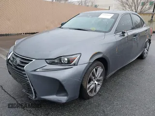 2020 Lexus IS 300 z VIN JTHDA1D24L5107168, wystawiony jako IAAI lot #41101439 z przebiegiem 76 240 mil mil oraz . Historia ofert i sprzedaży dostępna na DreamBid. Obrazek 2.