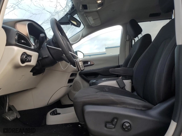 2017 Chrysler Pacifica Touring-L with VIN 2C4RC1BG0HR779917, listed as a Copart auction lot 51521515 with 95,856 mi miles and Salvage Title. Bid and sale history available at carsss.com. Image 7.