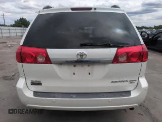 2010 Toyota Sienna XLE with VIN 5TDDK4CC5AS032076, listed as a Copart auction lot 57675555 with 210,252 mi miles and Clean title. Bid and sale history available at DreamBid. Image 6.