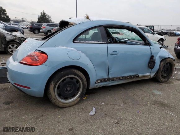 2012 Volkswagen Beetle 2.5L PZEV with VIN 3VWJP7AT7CM600921, listed as a Copart auction lot 83191424 with 0 mi miles and Salvage Title. Bid and sale history available at carsss.com. Image 3.
