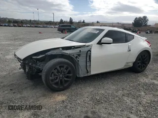 2017 Nissan 370Z z VIN JN1AZ4EH9HM952650, wystawiony jako Copart lot #49354135 z przebiegiem 62 141 mil mil oraz Szkoda całkowita • Salvage title. Historia ofert i sprzedaży dostępna na DreamBid. Obrazek 1.