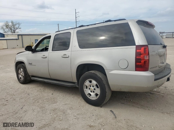 2009 Chevrolet Suburban LT w/2LT with VIN 1GNFC26039R231768, listed as a Copart auction lot 50708945 with 198,620 mi miles and Salvage Title. Bid and sale history available at carsss.com. Image 2.