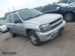2005 Chevrolet TrailBlazer LT with VIN 1GNDT13S752336954, listed as a IAAI auction lot 41927384 with 170,572 mi miles. Bid and sale history available at carsss.com. Image 1.