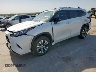 2021 Toyota Highlander XLE with VIN 5TDGZRAH6MS051275, listed as a Copart auction lot 57674685 with 72,302 mi miles and Salvage title. Bid and sale history available at DreamBid. Image 1.