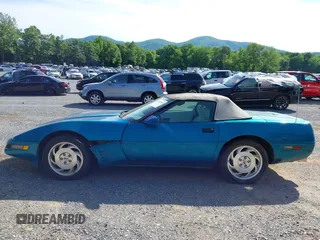 1993 Chevrolet Corvette z VIN 1G1YY33P4P5115339, wystawiony jako IAAI lot #42282352 z przebiegiem 90 578 mil mil oraz . Historia ofert i sprzedaży dostępna na DreamBid. Obrazek 15.