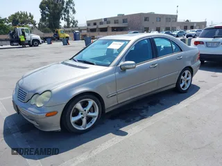 2004 Mercedes-Benz C 230 Kompressor z VIN WDBRF40J64F508593, wystawiony jako IAAI lot #42454790 z przebiegiem Nie podano mil oraz . Historia ofert i sprzedaży dostępna na DreamBid. Obrazek 2.